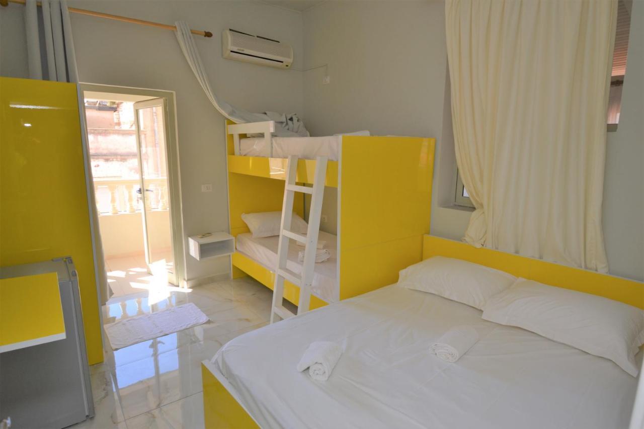 Jonian Central Condos Sarandë Esterno foto
