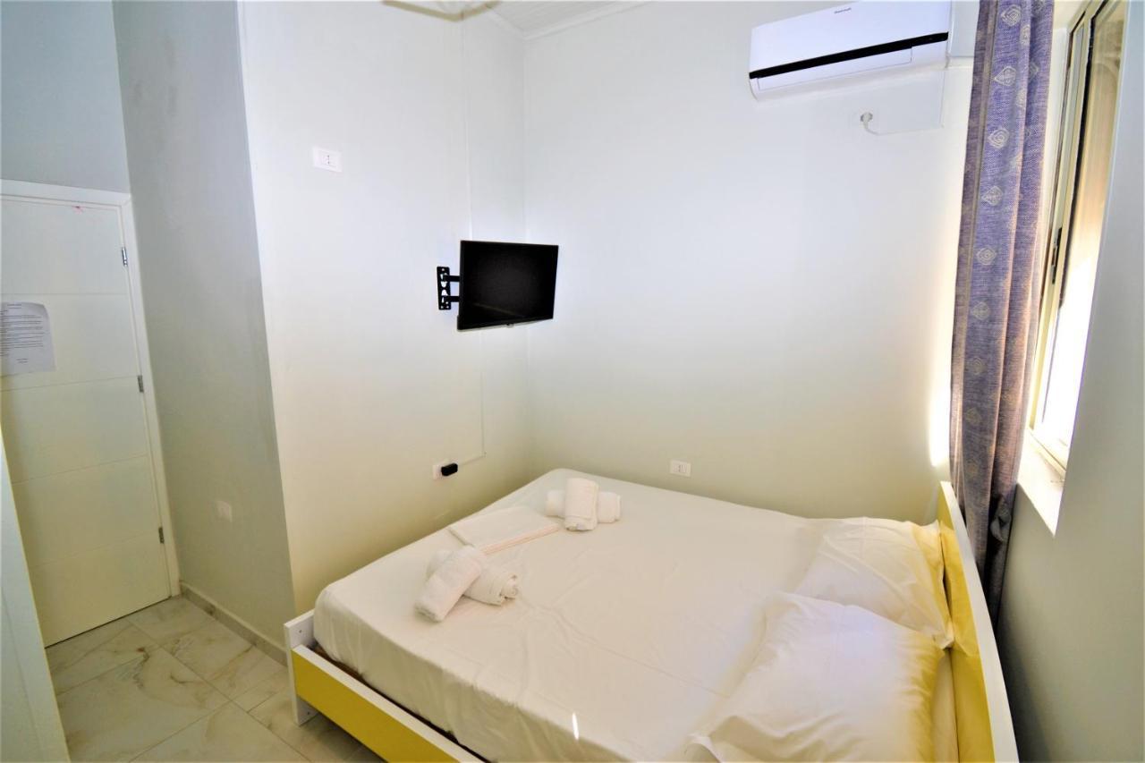 Jonian Central Condos Sarandë Esterno foto