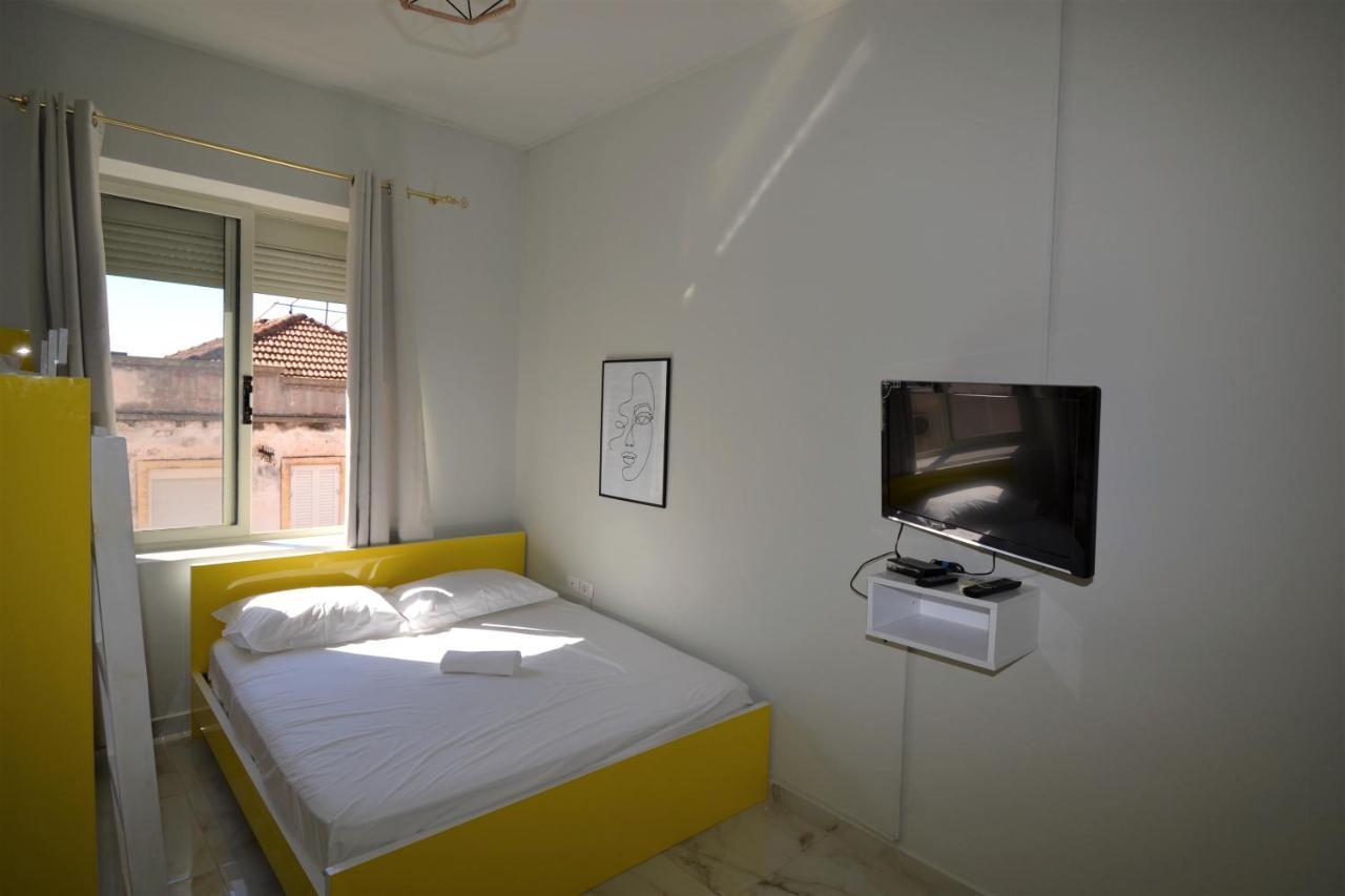 Jonian Central Condos Sarandë Esterno foto