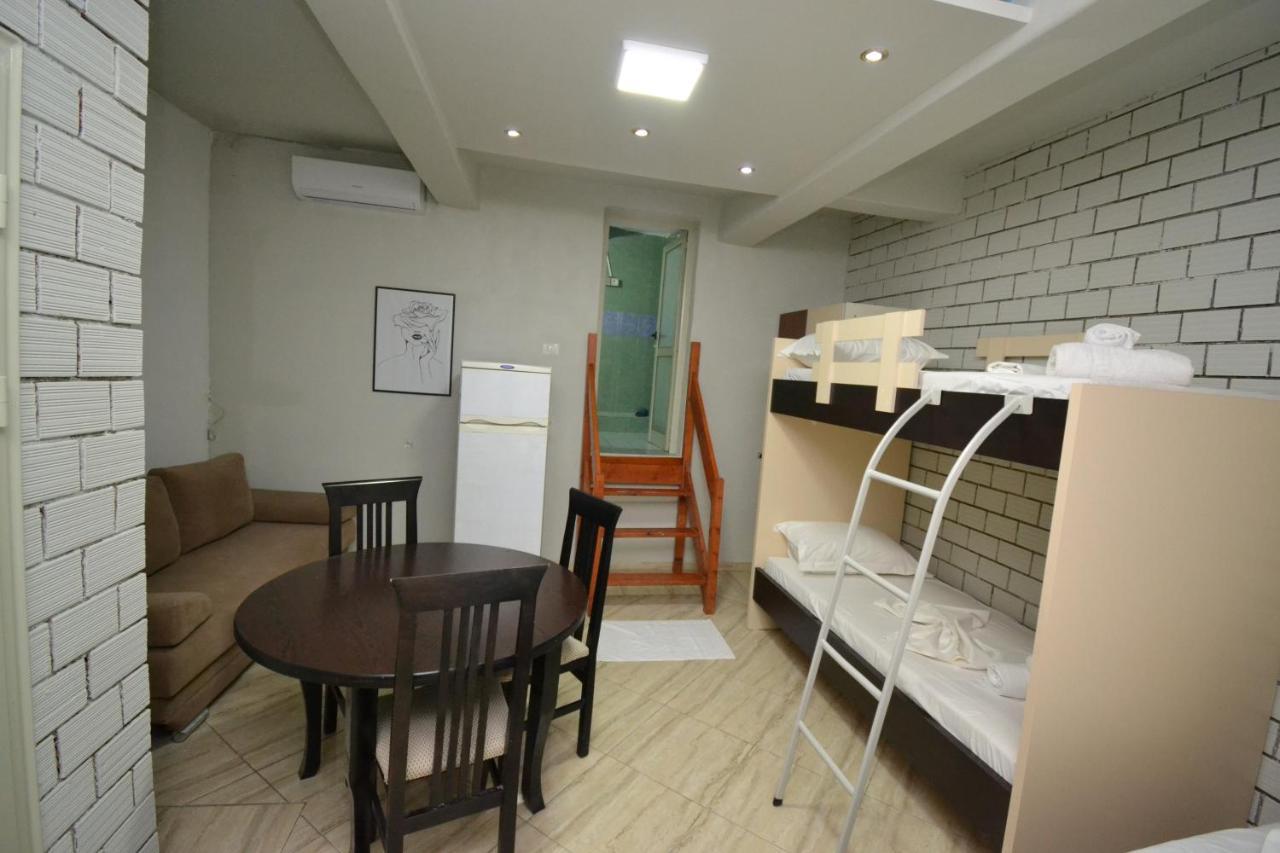 Jonian Central Condos Sarandë Esterno foto