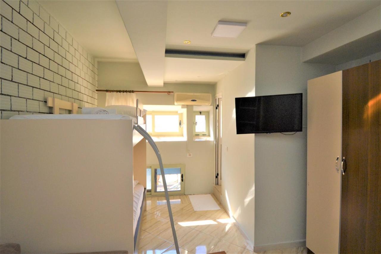 Jonian Central Condos Sarandë Esterno foto