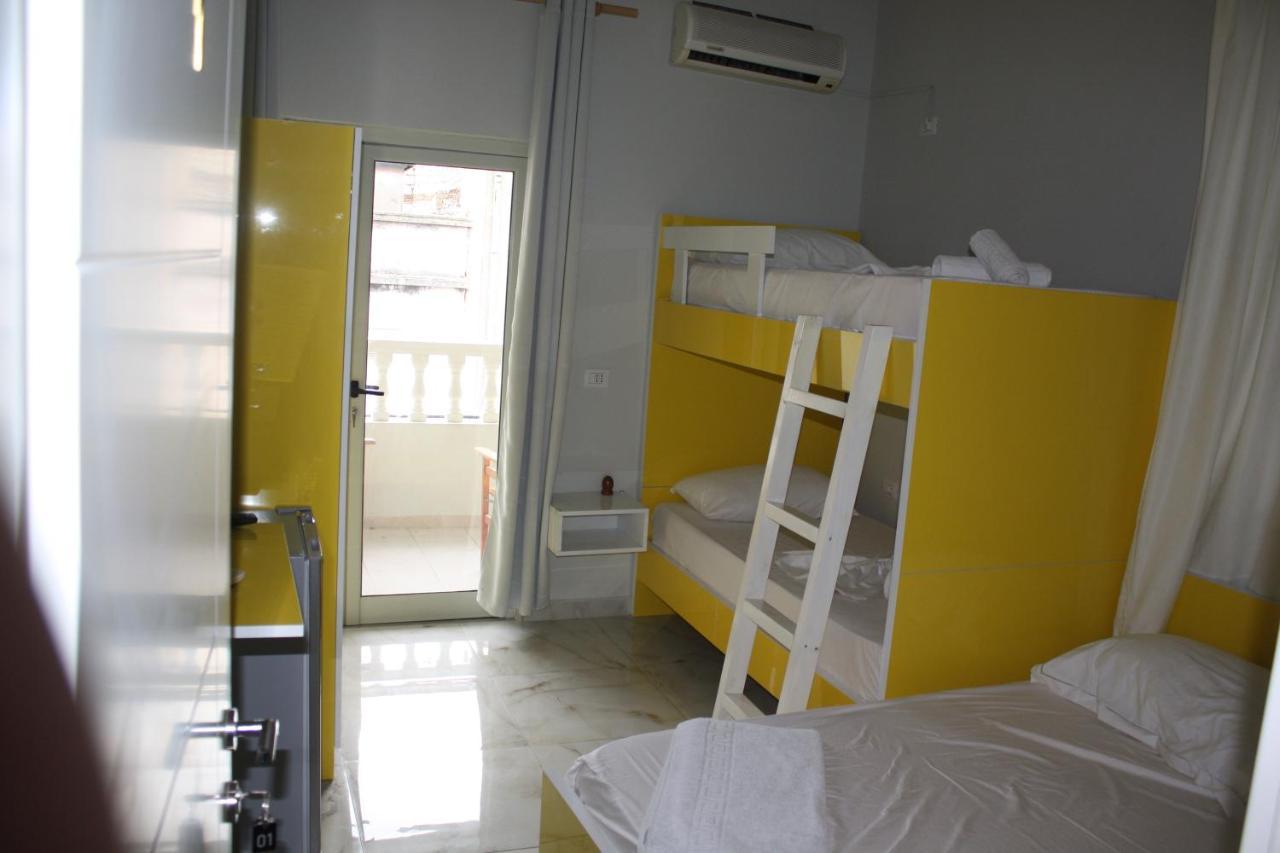 Jonian Central Condos Sarandë Esterno foto
