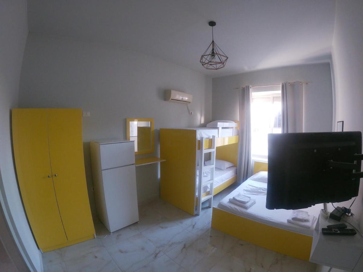 Jonian Central Condos Sarandë Esterno foto